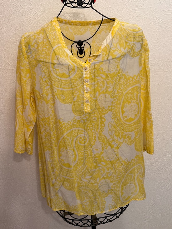 no brand Tops - 🐣🐣🐣BOGOHO🐣🐣🐣Women’s Yellow Paisley Henley Top